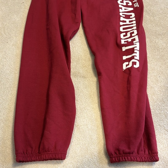 UMass Banded Bottom Sweatpants (Maroon) - Picture 4 of 4